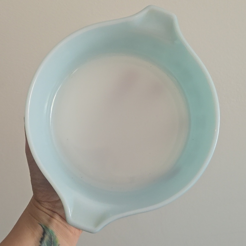 Vintage Pyrex Butterprint Amish Casserole Dish Set - Picture 3 of 8
